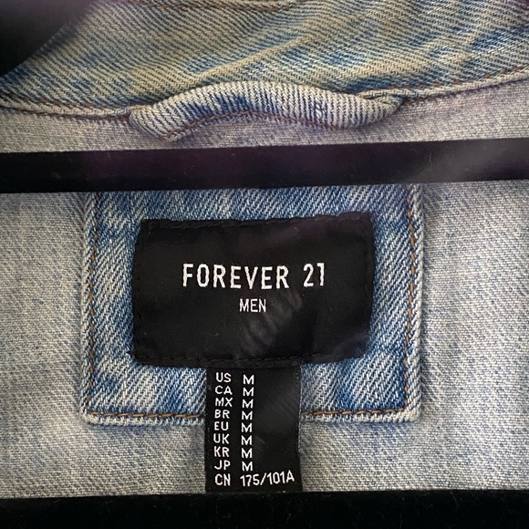 Light wash Jean Jacket - Picture 3 of 4